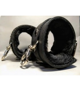 ESPOSAS CON PELUCHE BLACK MOSQUETON